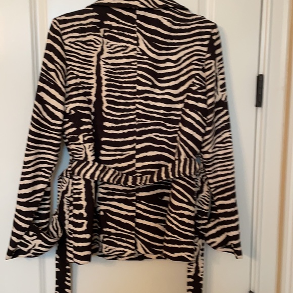 Jacket - Picture 2 of 5